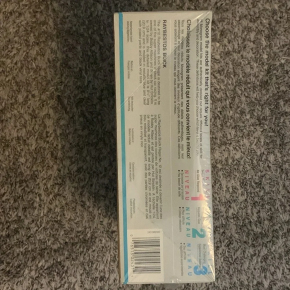 Monogram 2431 #12 Raybestos Buick 1/24 1991 Issue NASCAR - Picture 2 of 4